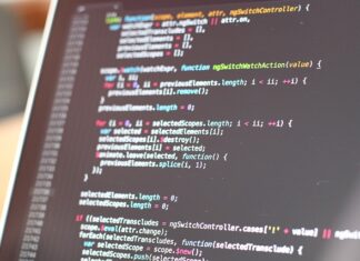 Co składa się na program nauczania?